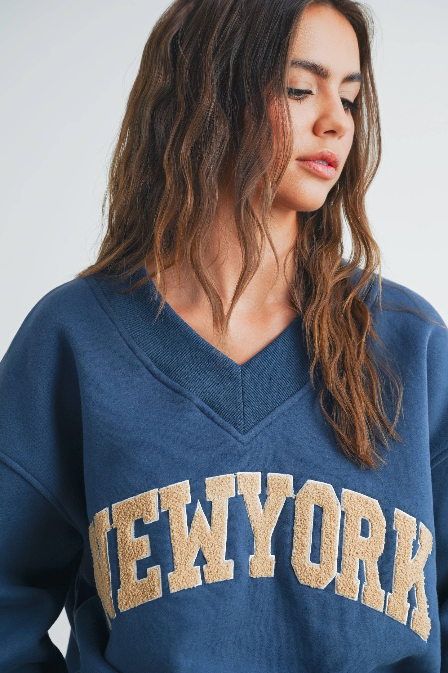 New York V-Neck Sweatshirt - BMT7464